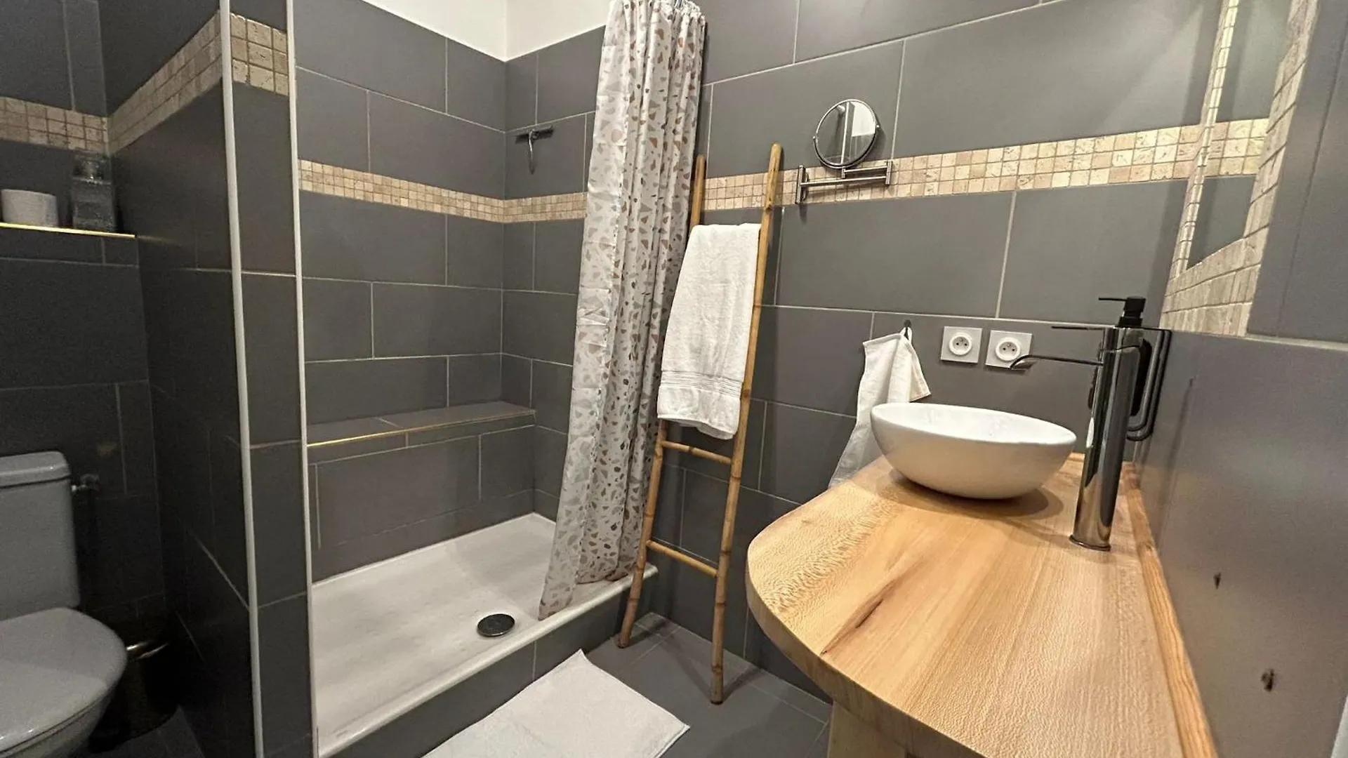 Maison Bossanne Barbieres Guest house